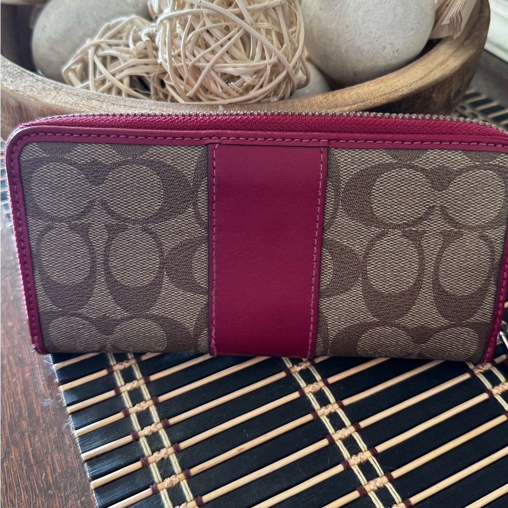 Coach Tan and Raspberry Pink Zip-Around Wallet - Picture 2 of 6